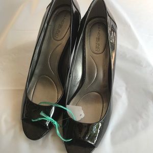 Bandolino Peeptoe Heels Size 8